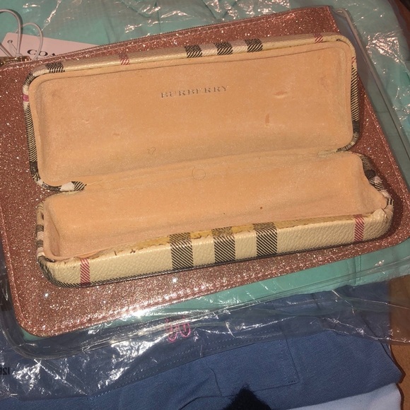 Burberry glass cases - Picture 2 of 5